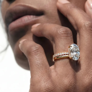 6-estilos-populares-de-anillos-de-compromiso-de-diamantes.png