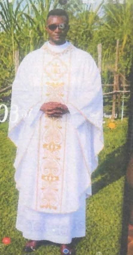 Casado, padre de dos hijos, arrestado en Kenia por hacerse pasar por sacerdote católico y dirigir misas y administrar sacramentos