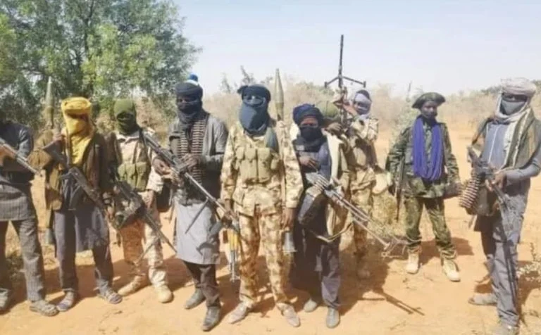 Bandidos-secuestran-a-gobernante-tradicional-otros-en-Kwara-usan-TikTok.webp