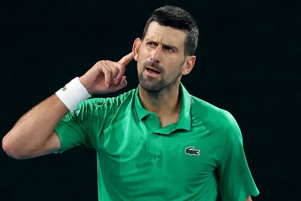 Despreciado-en-todo-momento-Djokovic-frustrado-cae-en-primera.jpg