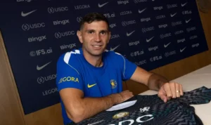 El-Chelsea-ficha-al-portero-Emiliano-Martinez-procedente-del-Aston.webp