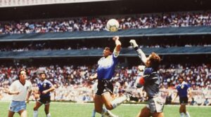 El-balon-Mano-de-Dios-de-Maradona-se-vende-por.jpg
