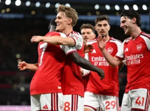 Ferdinand-el-Arsenal-retendra-el-titulo-de-la-Premier-League.webp