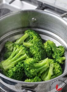 Como-cocinar-brocoli-tierno-y-crujiente-al-vapor-en-5.jpg