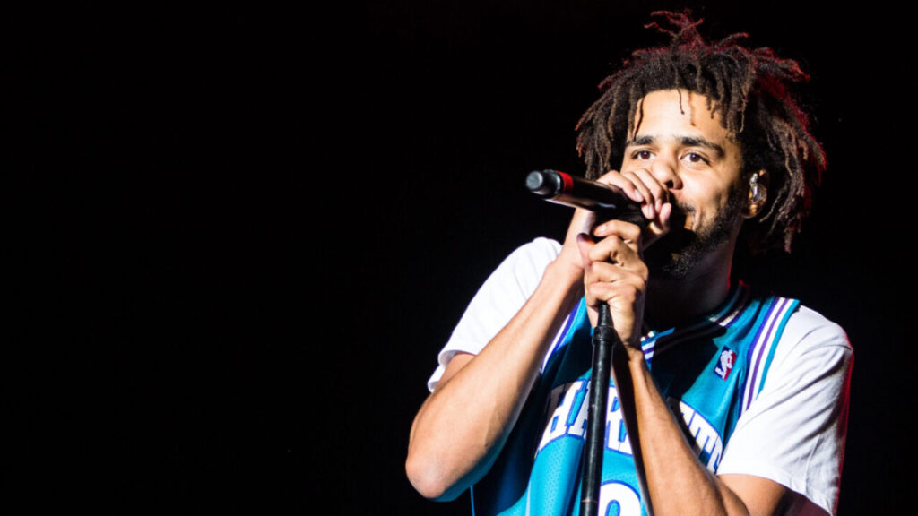 J-Cole-cancela-espectaculo-en-Sacramento-despues-de-que-un.jpg