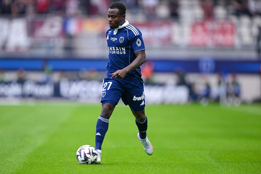 Ligue-1-Simon-sustituido-mientras-el-Paris-FC-resiste-al.jpeg