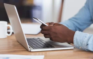 Los-creativos-de-Nigeria-pierden-la-mitad-de-su-semana.webp