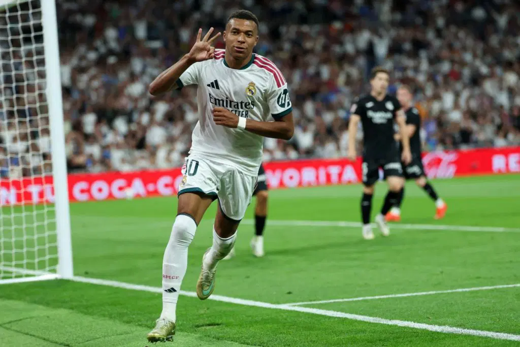 Mbappe-anoto-tres-goles-y-el-Real-Madrid-vencio-4-1.jpg