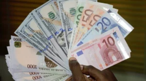 Naira-se-fortalece-a-134690-naira-a-medida-que-el.webp