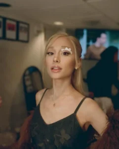 Nunca-vuelvas-a-usar-mi-musica-–-Ariana-Grande-critica.webp