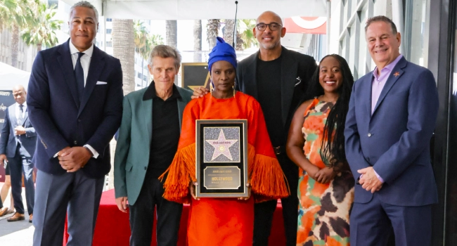 PHOTOS-Angelique-Kidjo-se-convierte-en-la-primera-musico-africana.webp