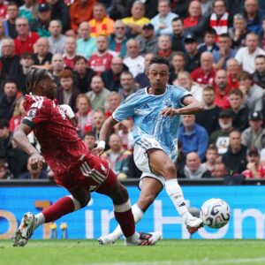 Premier-League-Aina-protagoniza-el-emocionante-empate-del-Forest-contra.jpg