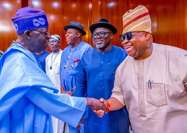Tinubu-se-reune-con-el-gobernador-reelegido-de-Osun-Adeleke.jpg