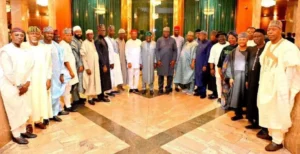 Tinubu-se-reune-con-los-gobernadores-de-APC-mientras-comienzan.webp