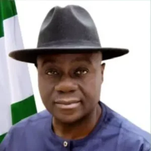 Tinubu-toma-juramento-a-Enitan-como-Jefe-de-Servicio-Publico.webp
