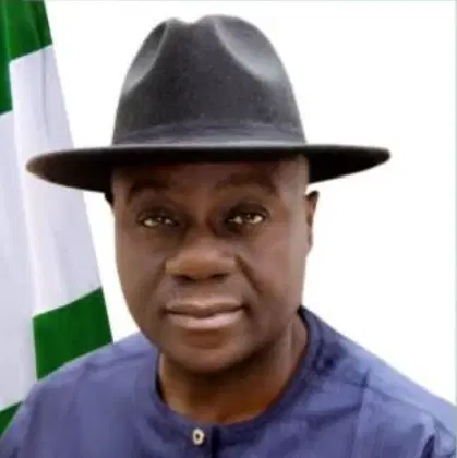 Tinubu-toma-juramento-a-Enitan-como-Jefe-de-Servicio-Publico.webp