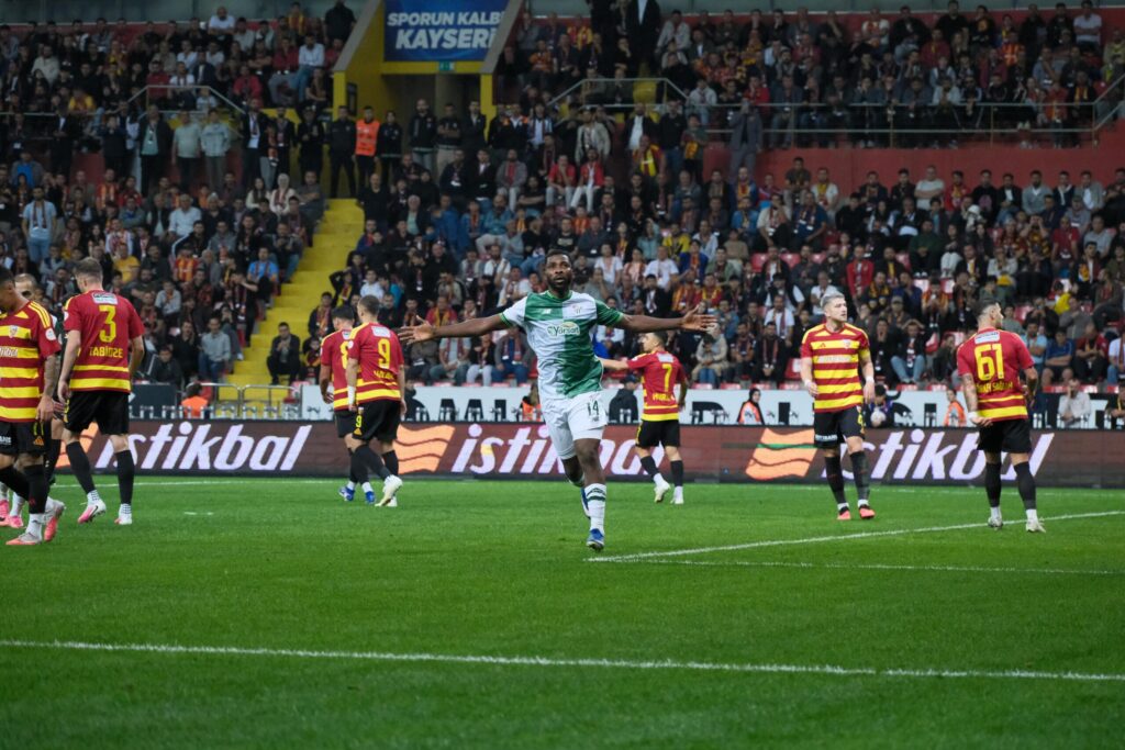 Turkiye-Iheanacho-inspira-la-remontada-del-Bursaspor-sobre-el-Kayserispor.jpg
