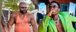Un-gobernador-le-dio-a-Wizkid-una-bolsa-llena-de.jpg