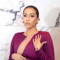 Celebridades femeninas nigerianas que son birraciales