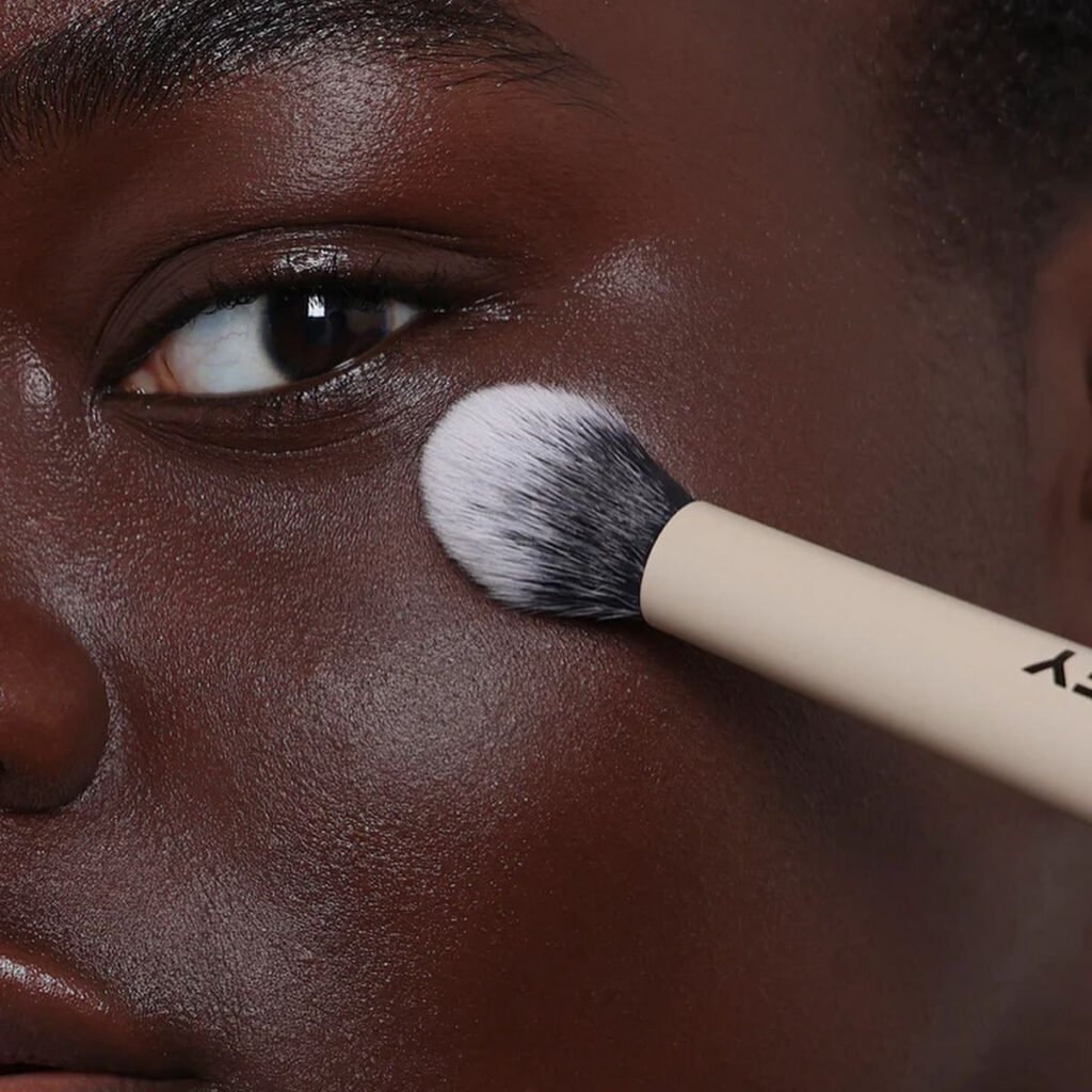 10-brochas-de-maquillaje-de-alta-calidad-que-vale-la.jpg