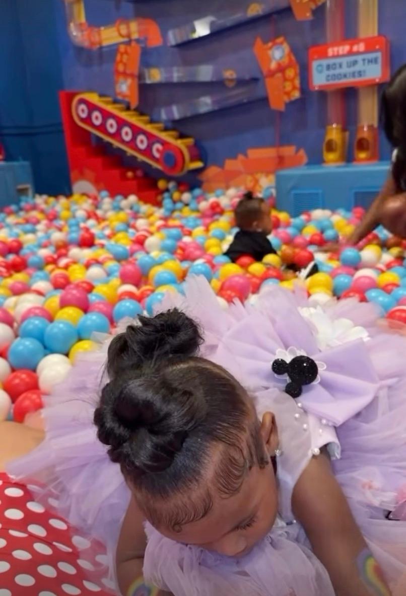 Cardi B y su ex Offset se reencuentran en medio del divorcio para celebrar los cumpleaños de su hijo y su hija