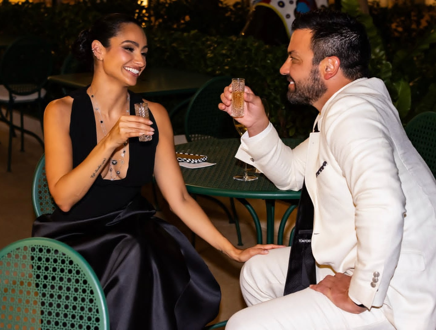 Nazanin Mandi, exesposa del cantante Miguel, está comprometida