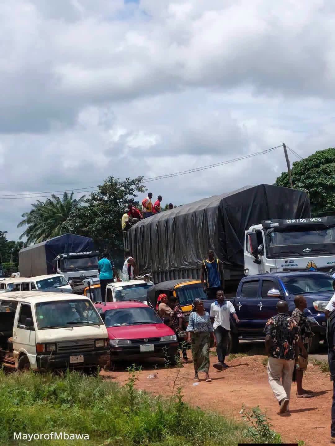 Los residentes protestan mientras hombres armados supuestamente secuestran a 18 dolientes en la comunidad de Benue