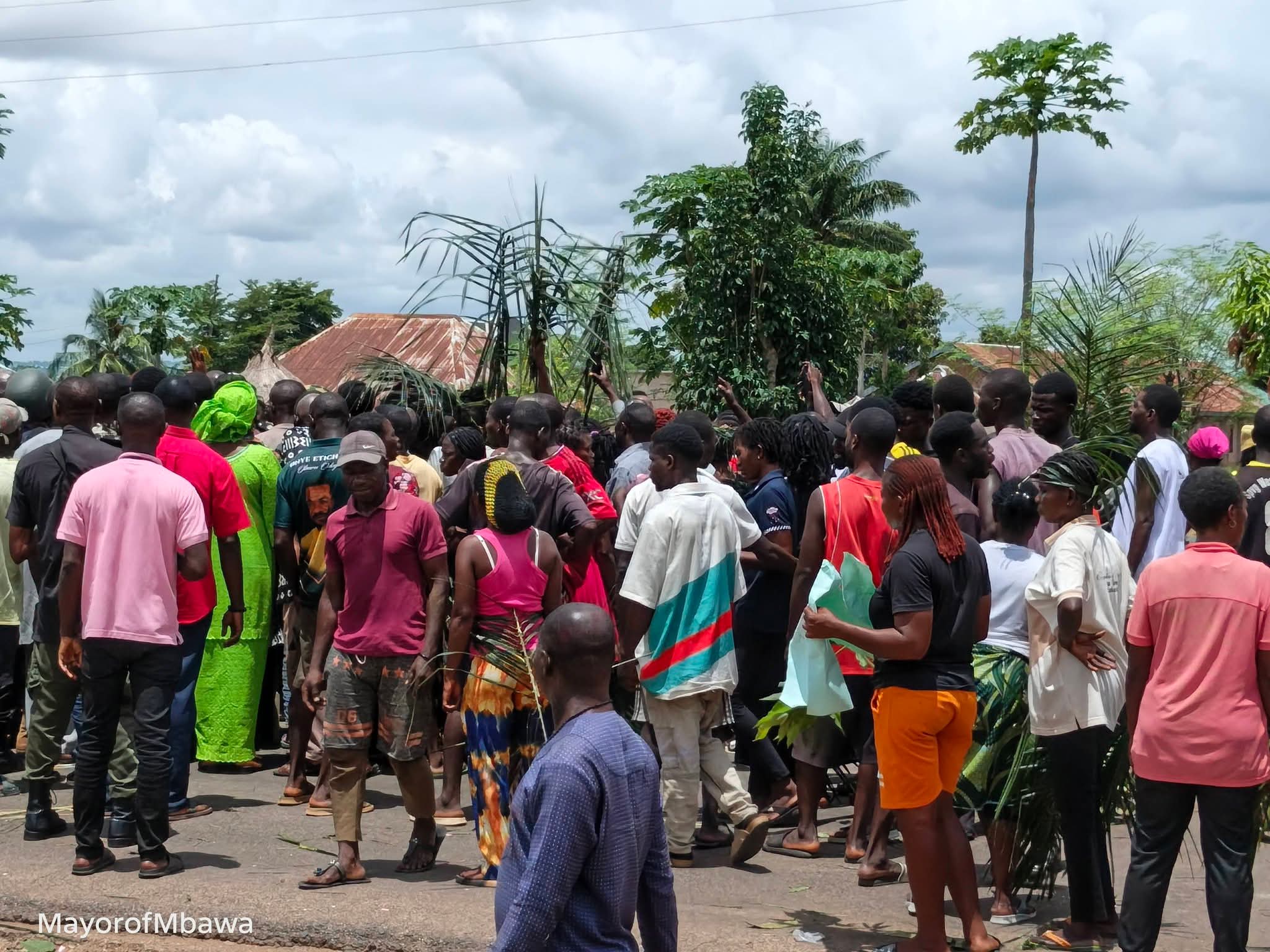 Los residentes protestan mientras hombres armados supuestamente secuestran a 18 dolientes en la comunidad de Benue