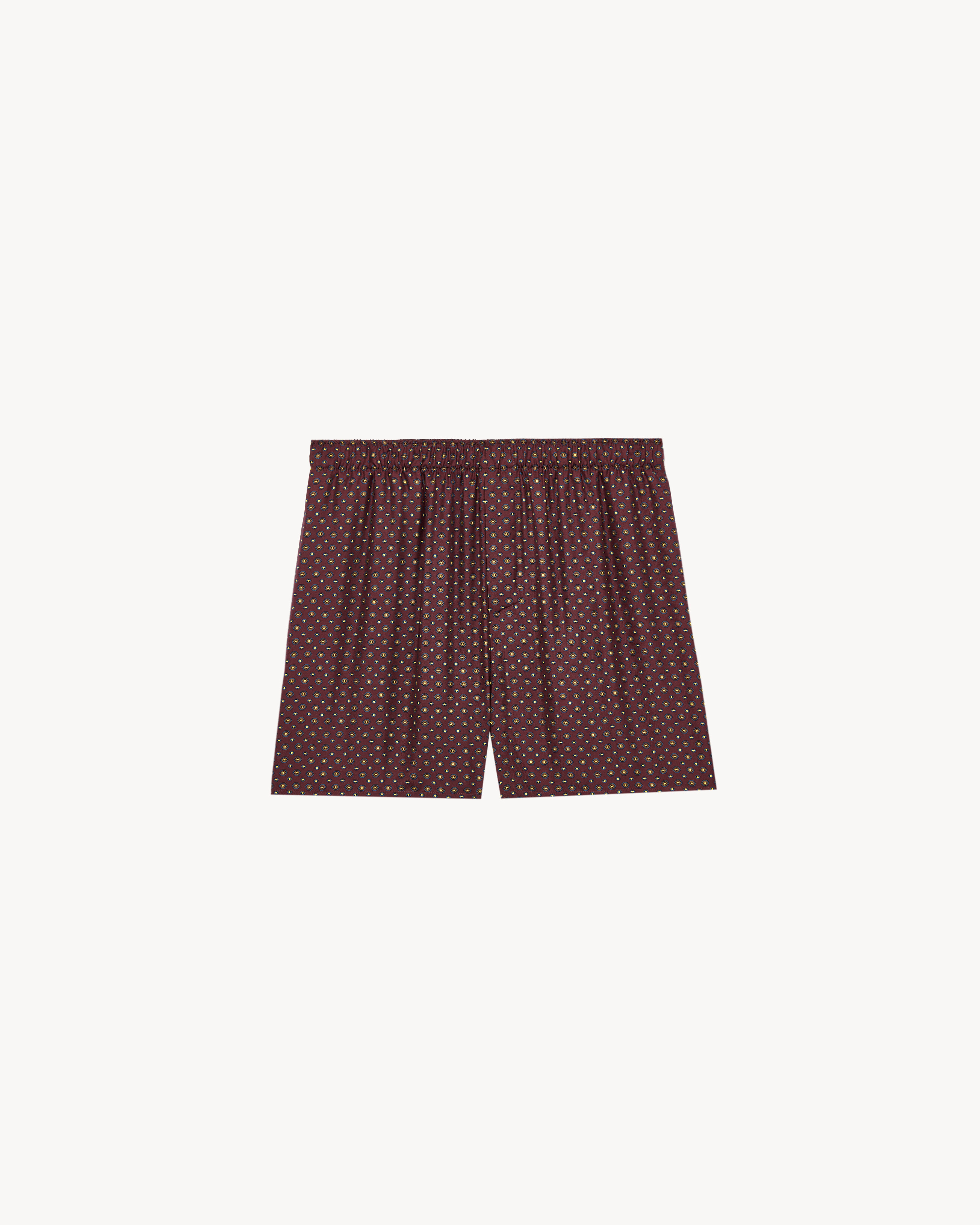 Los mejores pantalones cortos de salón para hombres de estilo rave.