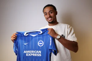 Acuerdo-cerrado-Azeez-se-une-a-Brighton-con-un-contrato.webp