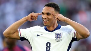 Alexander-Arnold-y-Palmer-regresan-al-equipo-de-Inglaterra-para-la.jpg