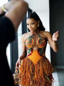 Bonang-Matheba-se-roba-la-atencion-con-un-impresionante-vestido.jpg