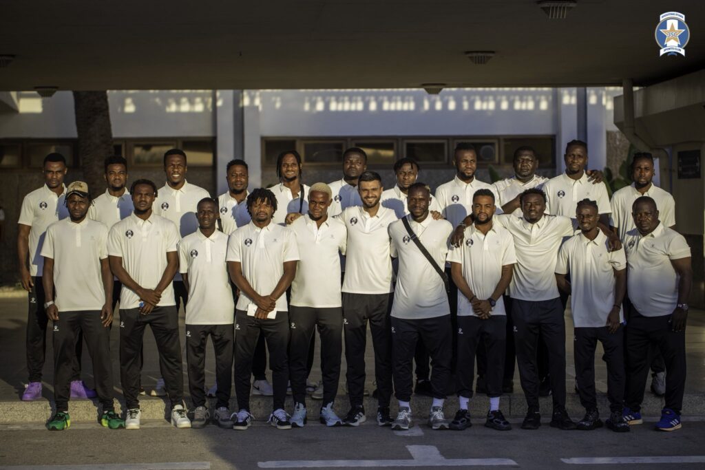 Copa-Confederaciones-CAF-El-defensa-de-los-Shooting-Stars-Adelowo.jpg