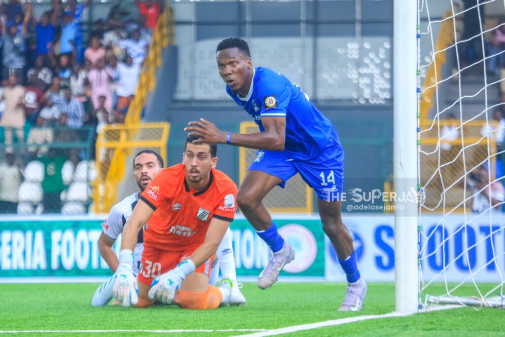 Copa-Confederaciones-CAF-Las-Shooting-Stars-vencen-por-la-minima.jpg