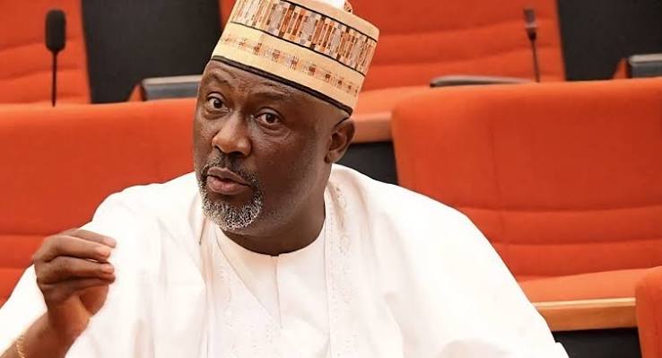 Dino-Melaye-ataca-nuevamente-a-Tinubu-por-sus-calificaciones-educativas.jpg