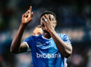 Durosinmi-emocionado-tras-rescatar-el-punto-del-Genk-ante-el.jpg