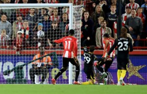 EPL-Las-esperanzas-de-titulo-del-Chelsea-sufren-un-duro.jpeg