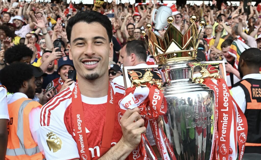 El-Arsenal-confirma-el-traspaso-record-de-Martinelli-al-Al-Hilal.jpeg