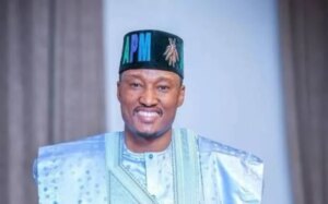 El-INEC-declara-a-Adamu-Yakubu-del-APM-ganador-de.jpeg