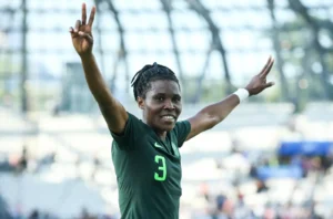 El-defensa-de-los-Super-Falcons-Osinachi-Ohale-se-retira.webp