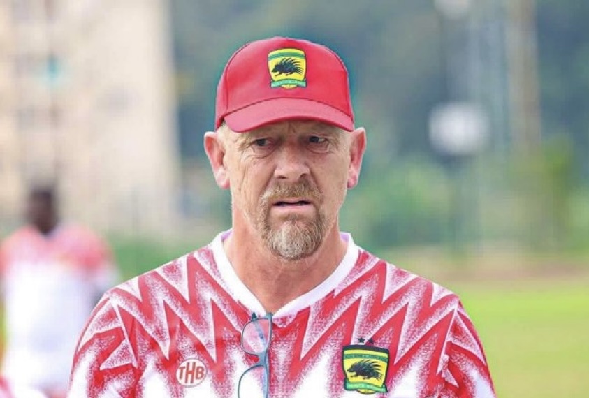 El-ex-Bafana-Bafana-Star-Tinkler-deja-el-cargo-de.jpeg