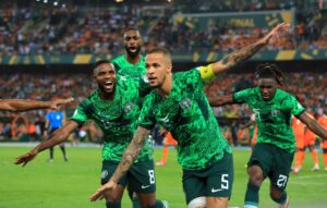 El-ex-capitan-de-las-Super-Eagles-se-convierte-al.jpg