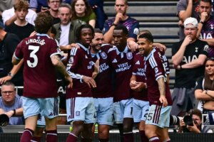 El-fragil-Tottenham-derrotado-por-el-Aston-Villa-a-pesar.jpg