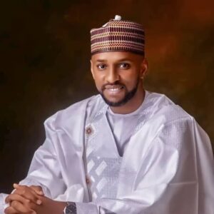 El-jefe-de-Adamawa-APC-Haske-deserta-a-APM-y.jpg