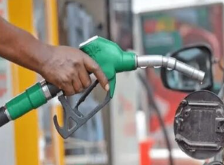 El-precio-de-la-gasolina-aumenta-en-Abuja-mientras-Dangote.PNG