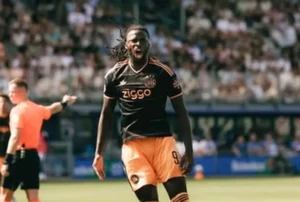 El-quinto-gol-de-la-temporada-de-Arokodare-no-es.webp
