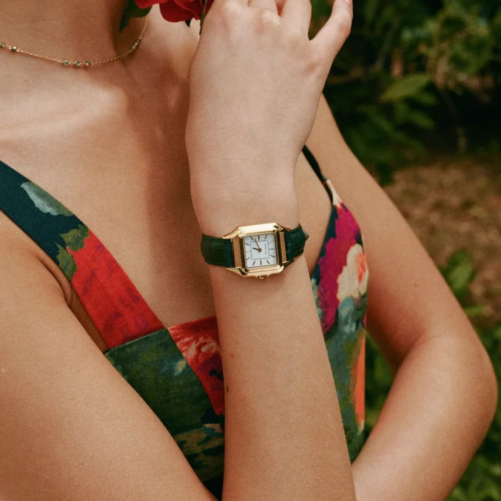 El-reloj-retro-chic-Vaticano-Majesty-esta-hecho-para-mujeres-que.webp