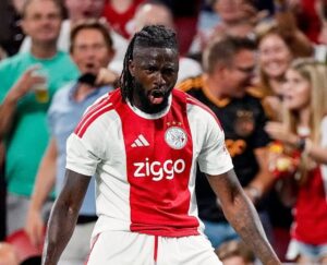 Eredivisie-Arokodare-salva-el-empate-del-Ajax-ante-el-Excelsior.jpg