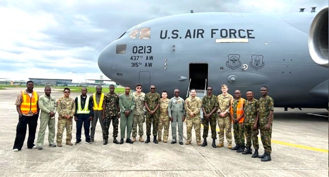 Estados-Unidos-entrega-equipo-militar-a-Nigeria-para-impulsar-la.jpg