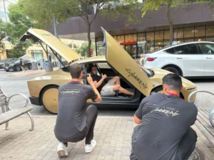 FOTOS-El-lanzamiento-de-Tesla-Cybercab-atrae-el-escrutinio-de.webp